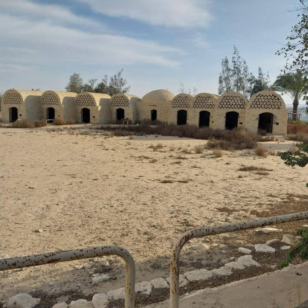 1001093844-1